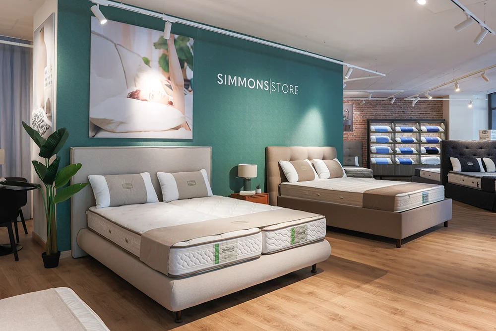 SIMMONS | STORE - Bologna