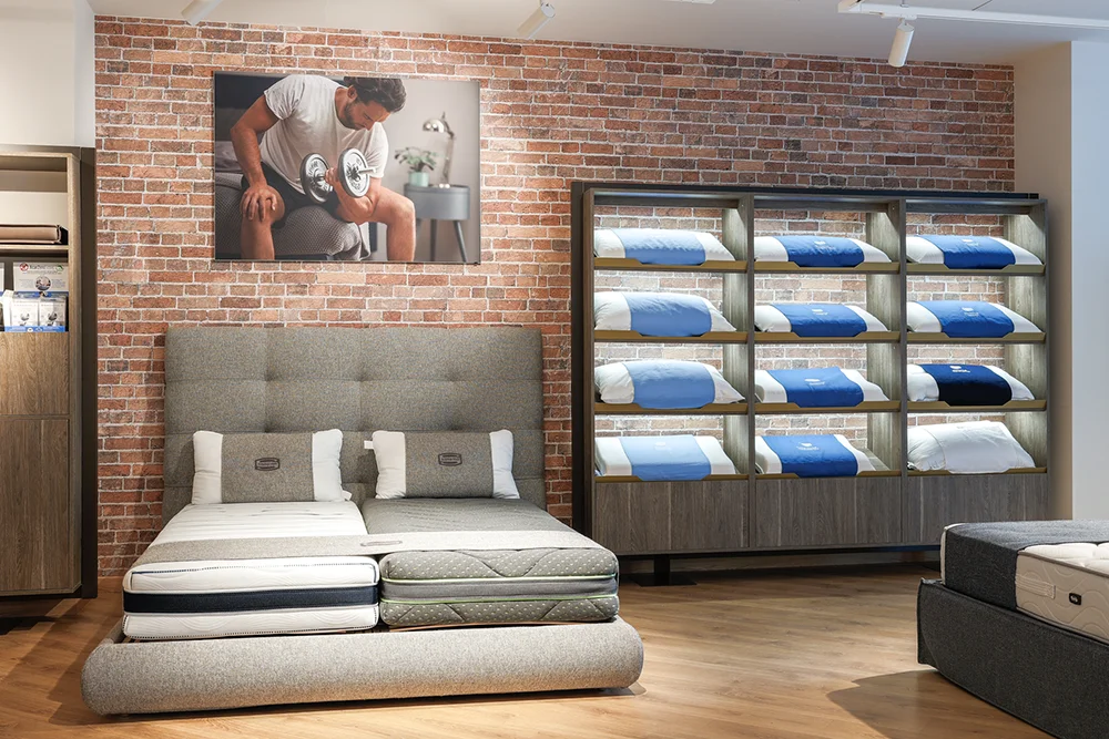 SIMMONS | STORE - Bologna