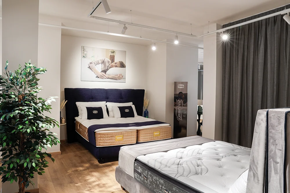 SIMMONS | STORE - Bologna